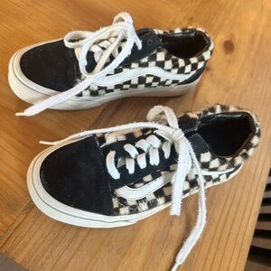 Sale! $10 Vans Madewell collab pony hair”Old Skool vans. Size 4.5 men / 6.0 w